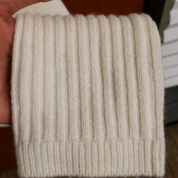 White cashmere sweater - Picture 6 of 8